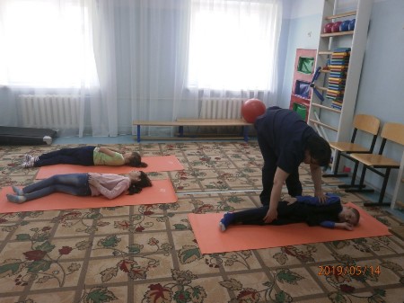 Открытое групповое занятие по ЛФК
для учащихся 1и 2 классов с нарушением осанки.
Войнова Ольга Михайловна – медицинский инструктор по ЛФК
Открытое групповое занятие по ЛФК
для учащихся 1и 2 классов с нарушением осанки.
Войнова Ольга Михайловна – медицинский инструктор по ЛФК